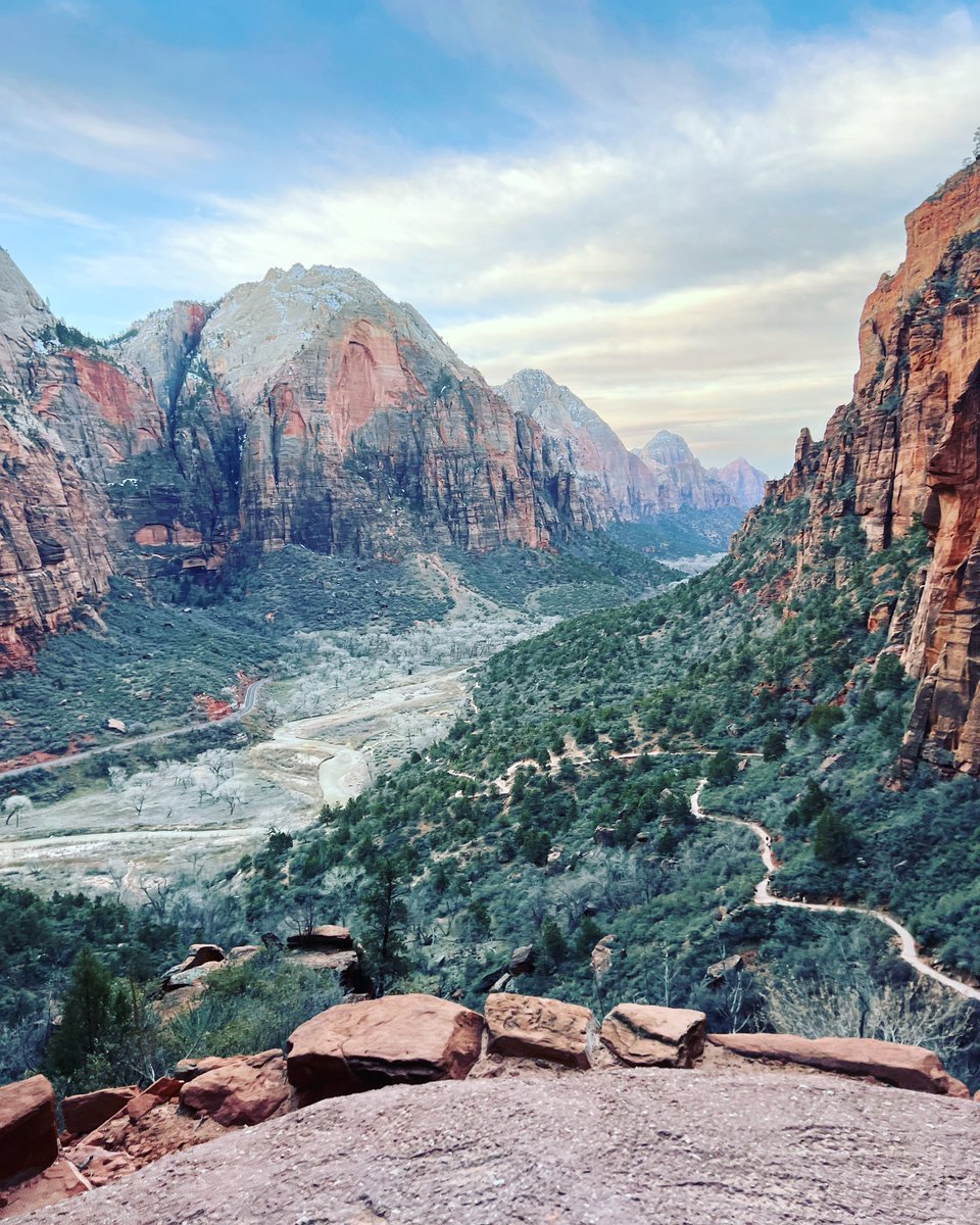 UltimateExposu2's tweet photo. Zion National Park was amazing #zion #NationalPark #travel https://t.co/wvLVpkDJc0