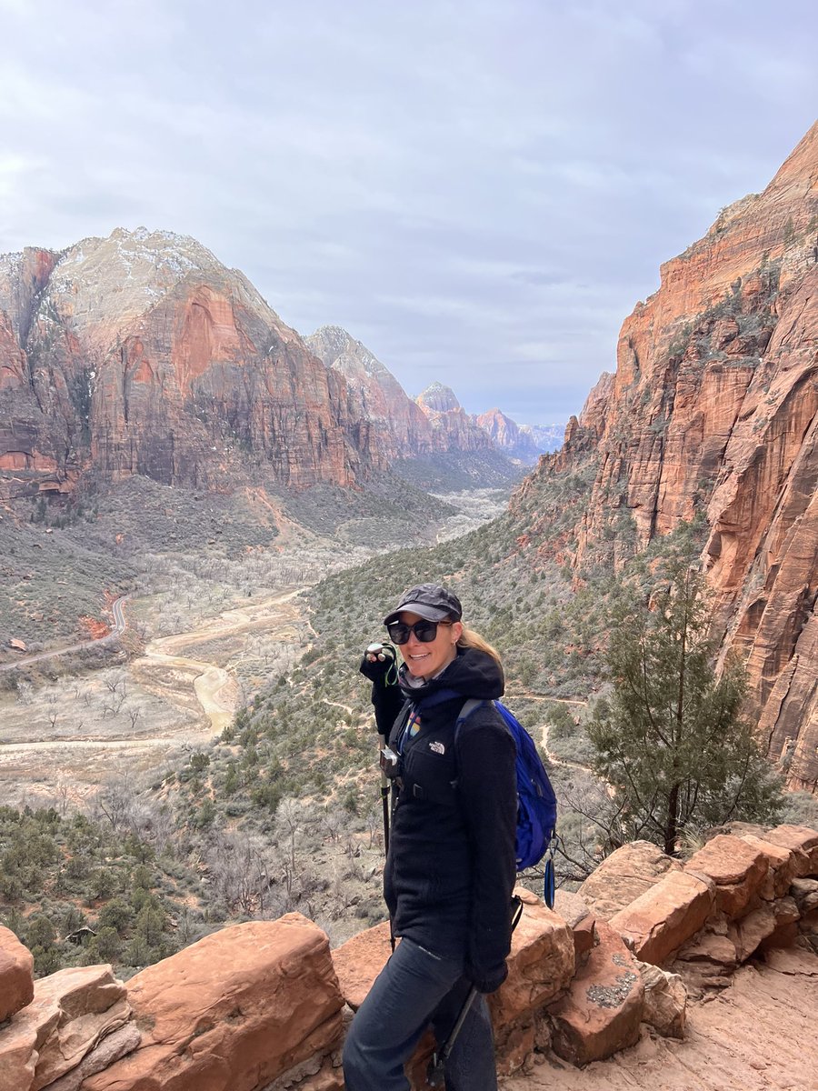UltimateExposu2's tweet photo. Zion National Park was amazing #zion #NationalPark #travel https://t.co/wvLVpkDJc0