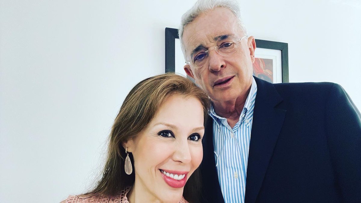 Eugenia Garza (@latoscaaleman) on Twitter photo Esta mañana me reuní con mi siempre querido amigo el Presidente <a href="/AlvaroUribeVel/">Álvaro Uribe Vélez</a> en Medellín, grandes cosas vienen!!! Esta mañana me reuní con mi siempre querido amigo el Presidente <a href="/AlvaroUribeVel/">Álvaro Uribe Vélez</a> en Medellín, grandes cosas vienen!!!