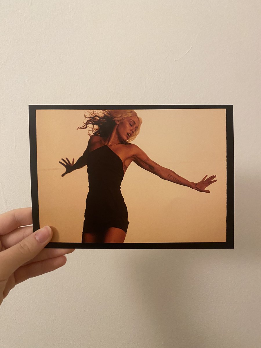 Miley_Cyrus_Pl's tweet photo. I got my postcard! 🥹 Thank you so much @MileyCyrus ❤️ https://t.co/TiQptmw0Sc