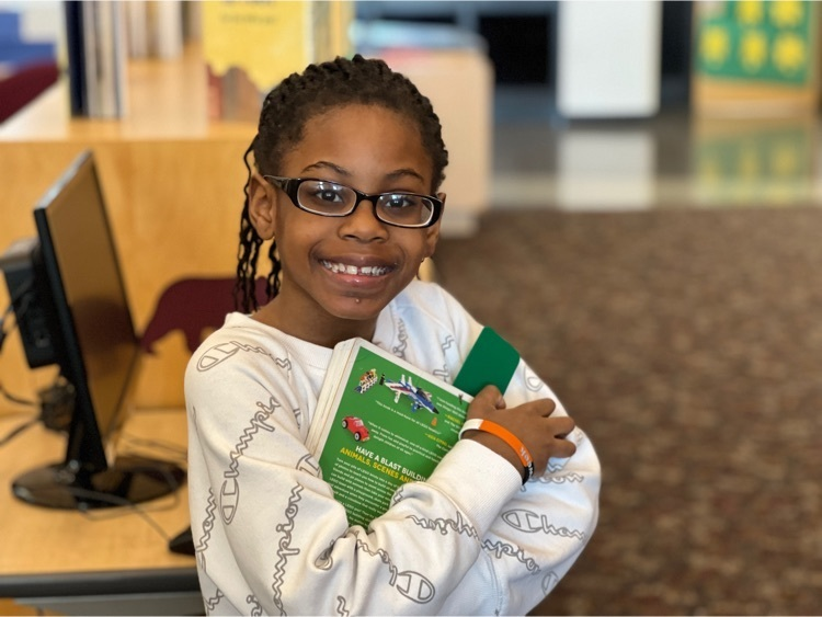 sgrspuds's tweet photo. Angel is an #sgrspudoftheweek because she has been SUCH a role model for her classroom AND other classes in the hallway! She has been coming to school with a big smile on her face. She has been working hard to complete her work with a good attitude! #WeAreSpuds #WeAreAwesome https://t.co/xghfw7cKK4