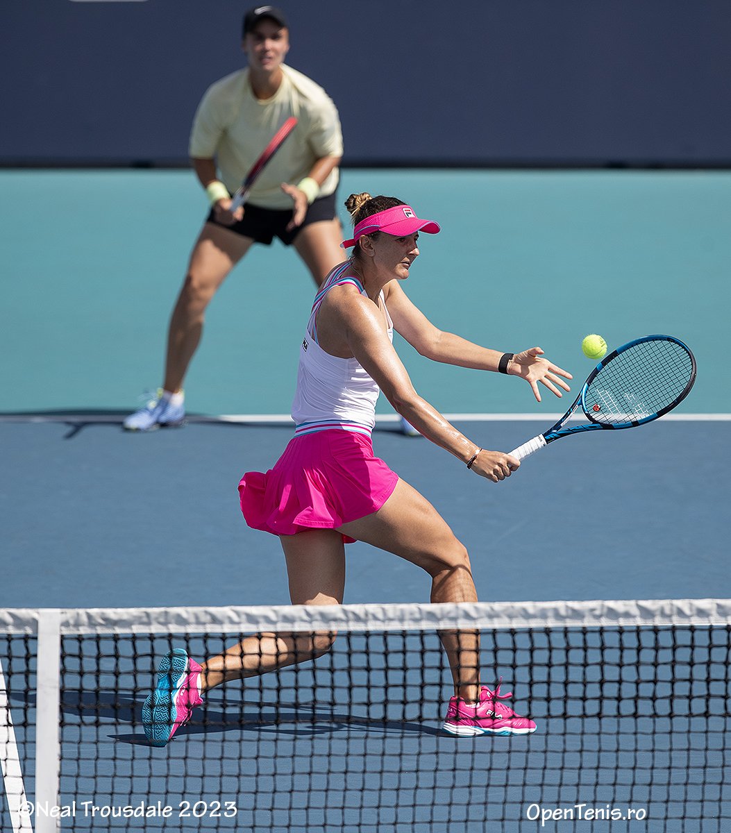 OpenTenis's tweet photo. In Women's Doubles Round of 16 @MiamiOpen /#IrinaBegu 7/6 6/2 vs #XuYifan/#ZhaoxuanYang #Tennis #WTA #Romania https://t.co/hJePKH7Xmi