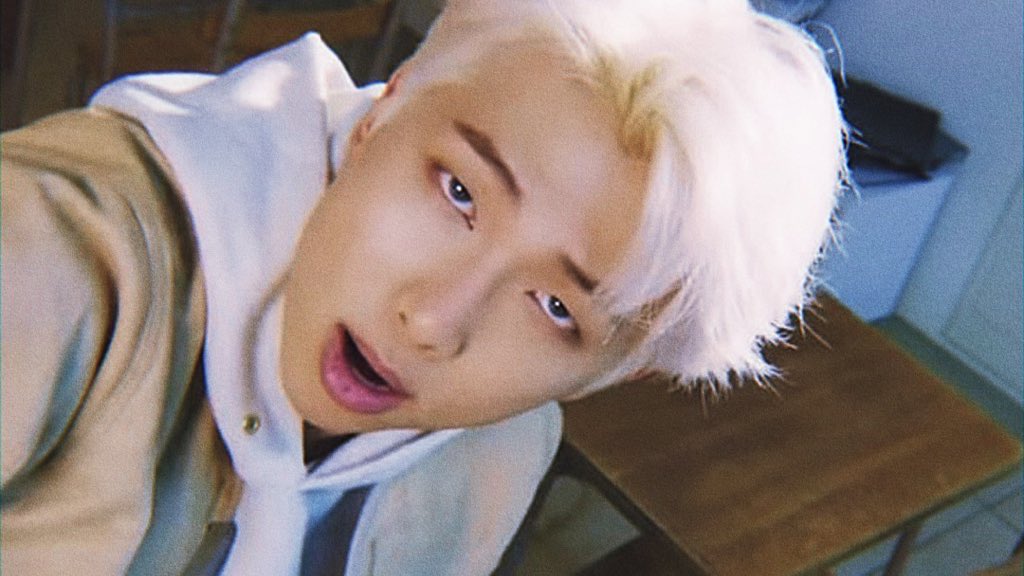 im so obsessed with persona namjoon