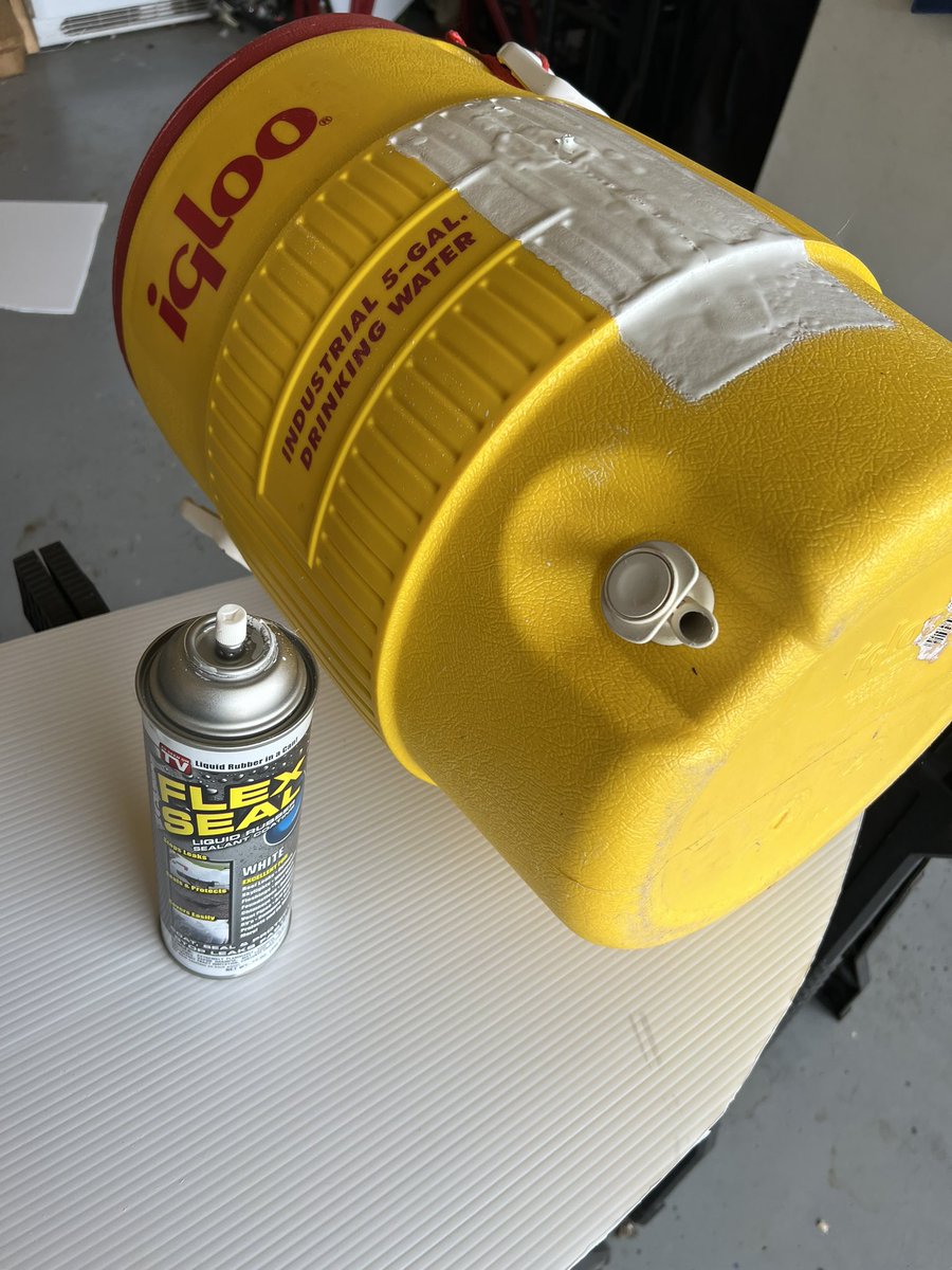 Cracked @iglooproducts water jug… @GetFlexSeal has it covered!  #AsSeenOnTV #RealLife #RepairDontReplace