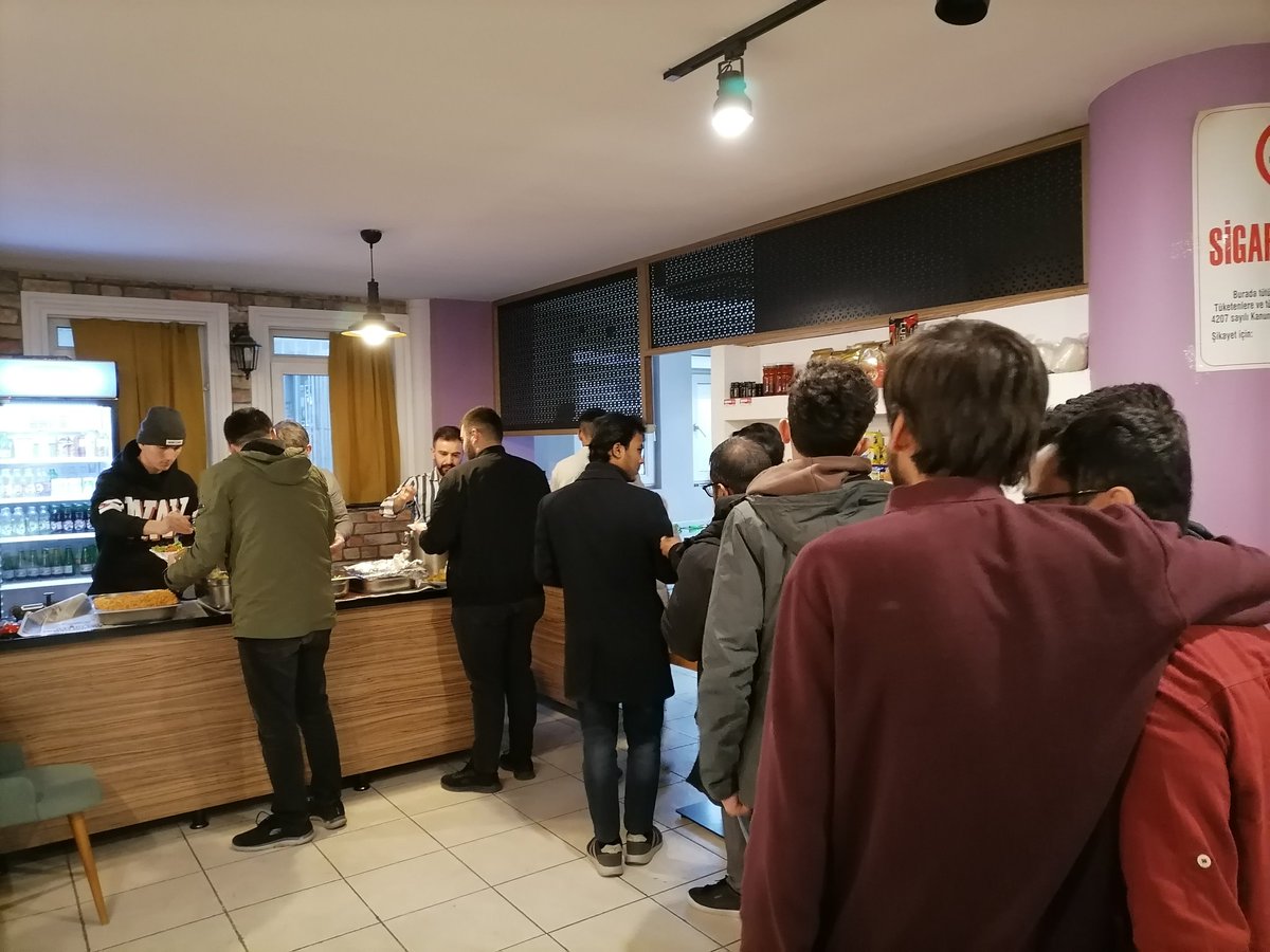 MGKitapKahve's tweet photo. MG Kitap Kahve'de Askıda iftar programı
#Askıdaİftar

Sizlerde bir öğrencimizin iftarını üstlenmek ister misiniz? 

1 iftar bedeli sadece 80₺'dir. https://t.co/J6JFpuVaTd