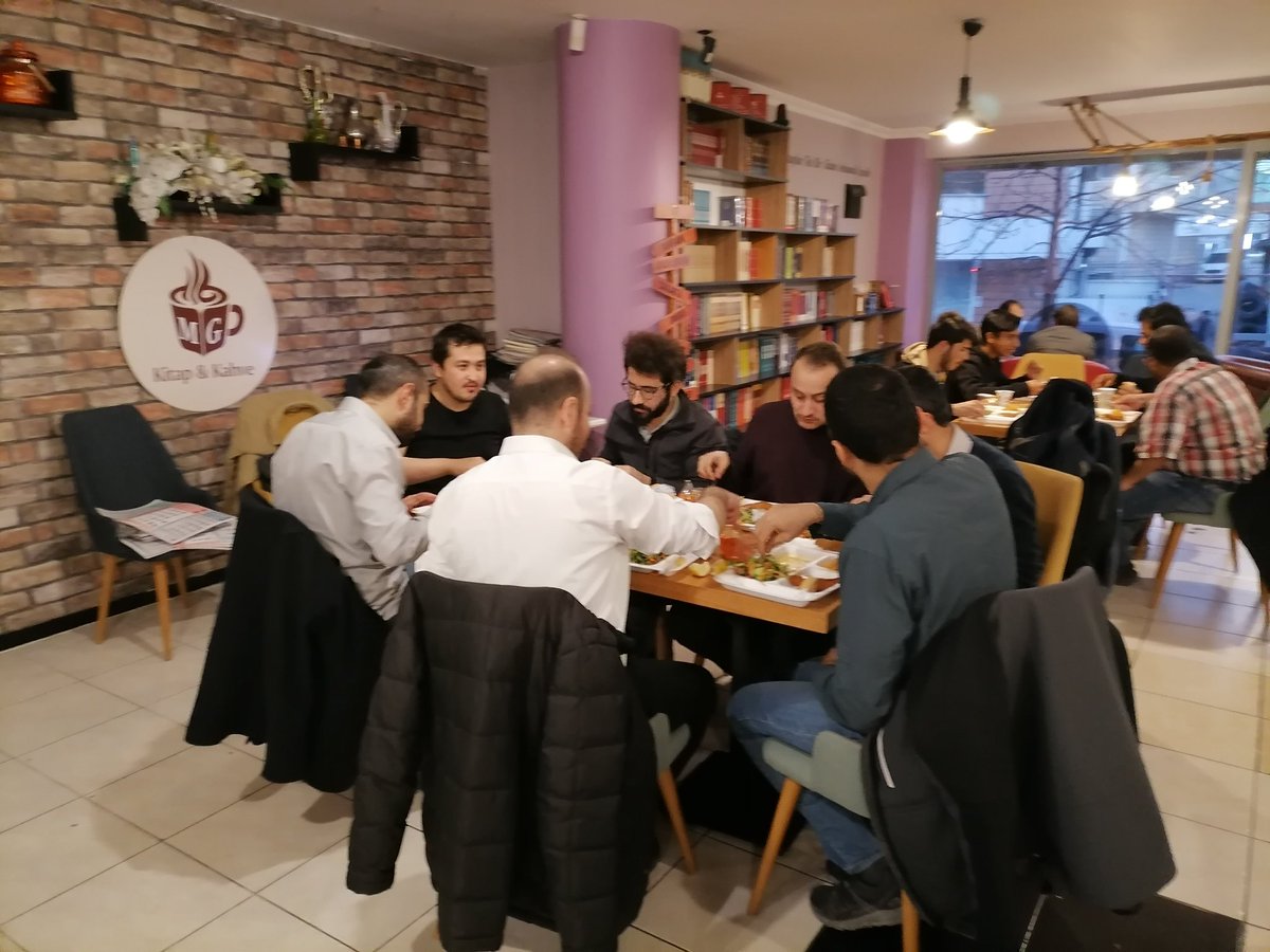 MGKitapKahve's tweet photo. MG Kitap Kahve'de Askıda iftar programı
#Askıdaİftar

Sizlerde bir öğrencimizin iftarını üstlenmek ister misiniz? 

1 iftar bedeli sadece 80₺'dir. https://t.co/J6JFpuVaTd