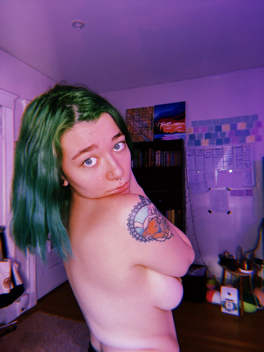 Filomenastar's tweet photo. @OnlyFansHero 🌸 FREE OnlyFans 🌸 

🍃The hippie stoner GF of your dreams 🍃

https://t.co/lPokqTdstC https://t.co/Uyi0TkwyHU