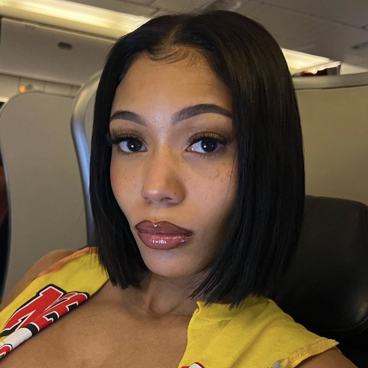 the-female-rap-room-on-twitter-coi-leray-has-secured-her-first-top