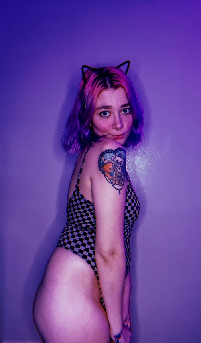 Filomenastar's tweet photo. @PTQbackup 🌸 FREE OnlyFans 🌸 

🍃The hippie stoner GF of your dreams 🍃

https://t.co/lPokqTdstC https://t.co/11X15m4M69