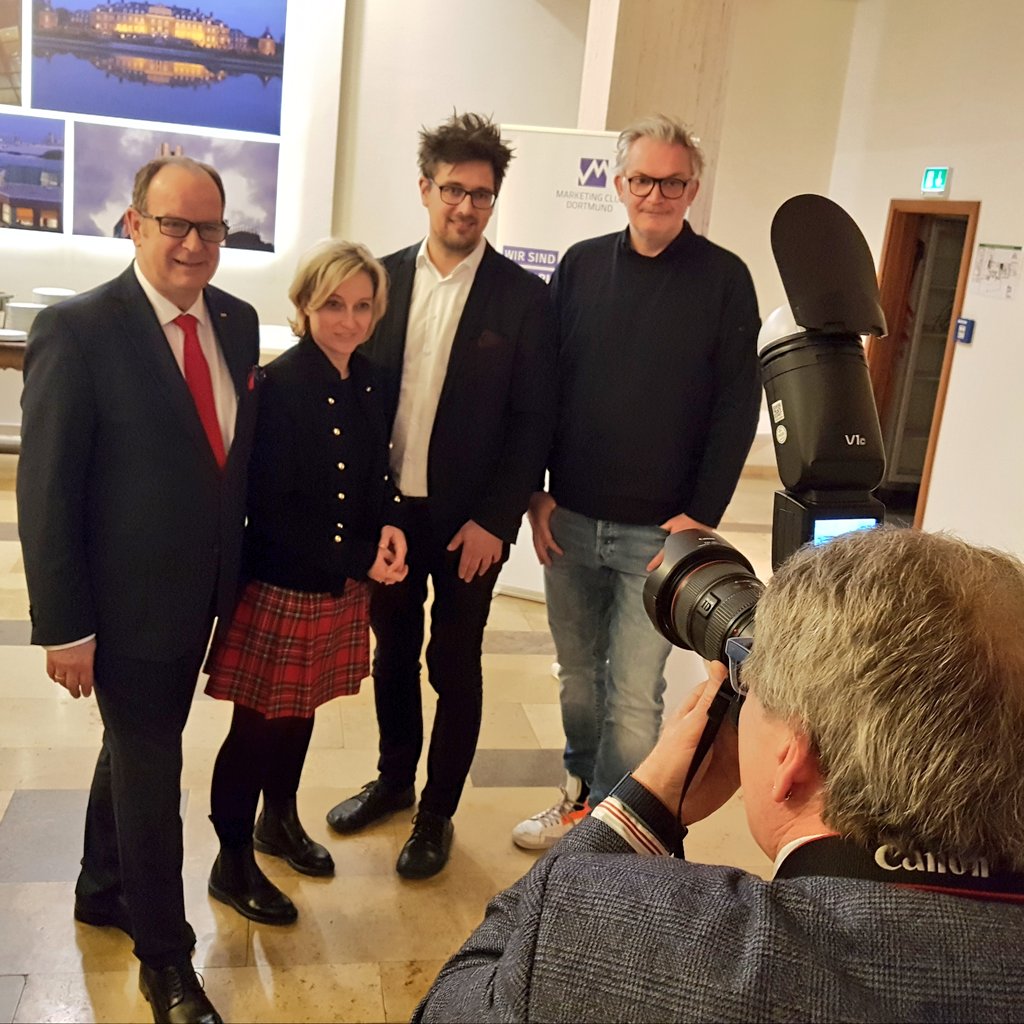 cityringdo's tweet photo. #StadtUpDO: Welche Ideen bringen #Dortmund wirklich voran? 
Talkrunde mit #Cityring-Chef Tobias Heitmann, Dirk Rutenhofer, Präsident des Westfälischen Industrieklubs, Heike Marzen, Geschäftsführerin der Wirtschaftsförderung,
&amp; Thomas Szabo, Präsident des Marketing Clubs Dortmund https://t.co/x9TbTofZx9