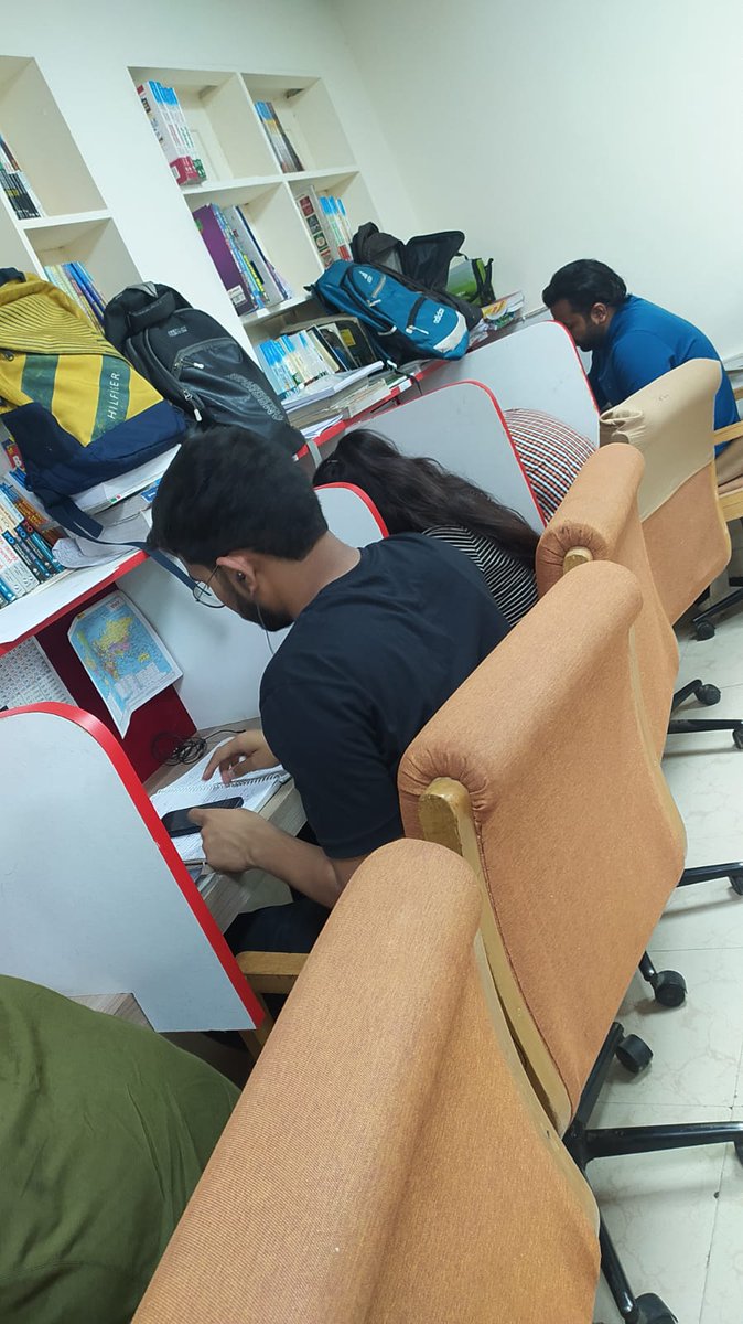 SocialVisionOrg's tweet photo. A reading space for all. Where you can just sit and engage in your own educational world.
#social_vision
#Committed_for_Social_Change
#A_Step_to_Govt_Job
#Career_Counseling
#Career_Composer_Workshop 
#Study_Library
#Coaching_For_Competitive_Exarm
#Room_To_Read 
#Book_For_All https://t.co/HujzU3ZcCM