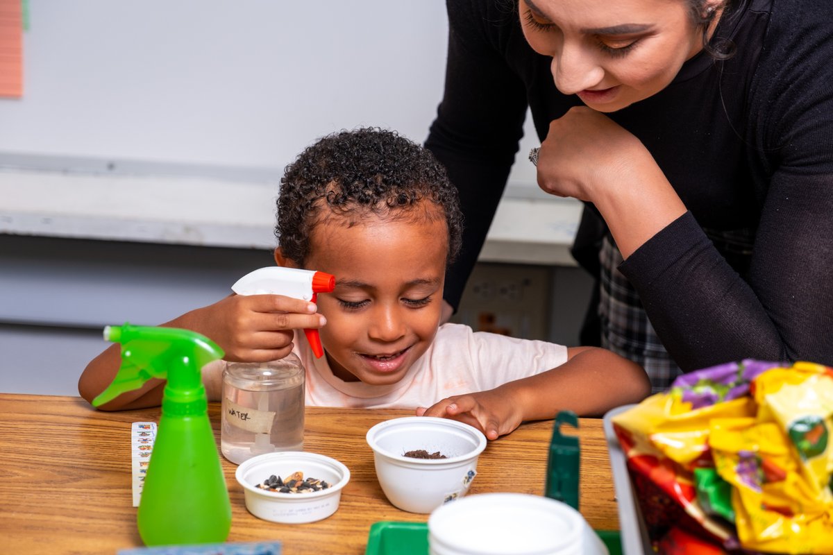 fleetscience's tweet photo. Just a few spots are left for April’s Thursday Young Scientists, ahora en español! Get wild in Crazy Critters where you and your young scientist will learn about all things creepy-crawly. 🦗🐞 Register today: https://t.co/Cz4x8UNMRE #InsectScience #Bilingual #FleetScience https://t.co/1lbdV0a1gf