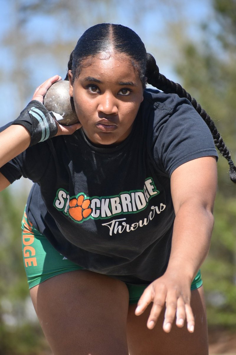 KAtkins331's tweet photo. Henry County Shotput Champion! @daynejia 
2nd place in discus
@Grandmaondeck22
@todd4000 @coachbyrd6 @SHS_TigerSpeed 
#movingitup #stockbridgehighschool 
#trackandfield
#thrower https://t.co/yX3lZhjMYj