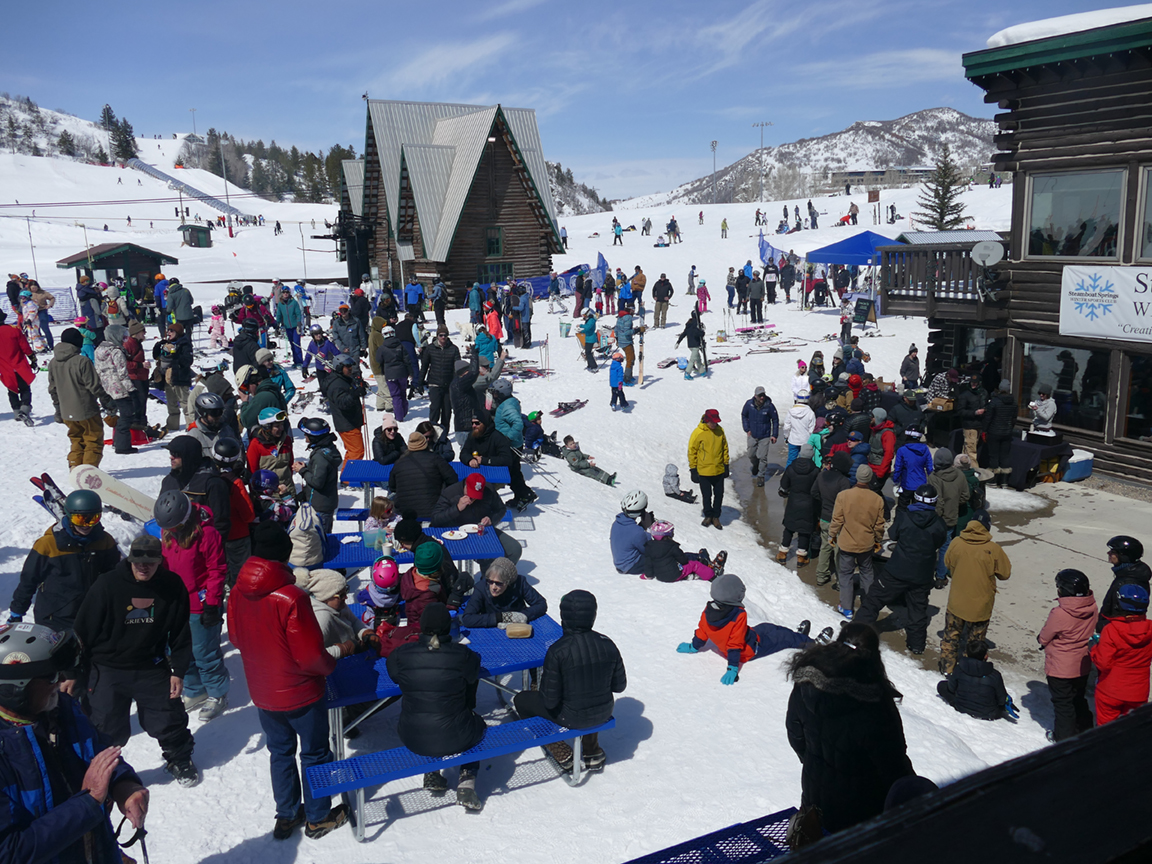 howelsenhill's tweet photo. A Perfect Score! The ski area was the place to be Sunday to celebrate the close of the107th season. Closing Day highlighted why Howelsen is the community's gathering place. A special appreciation goes out to the hill crew for a great season &amp; Mother Nature for a snow-filled one! https://t.co/CuBRdFzEkt