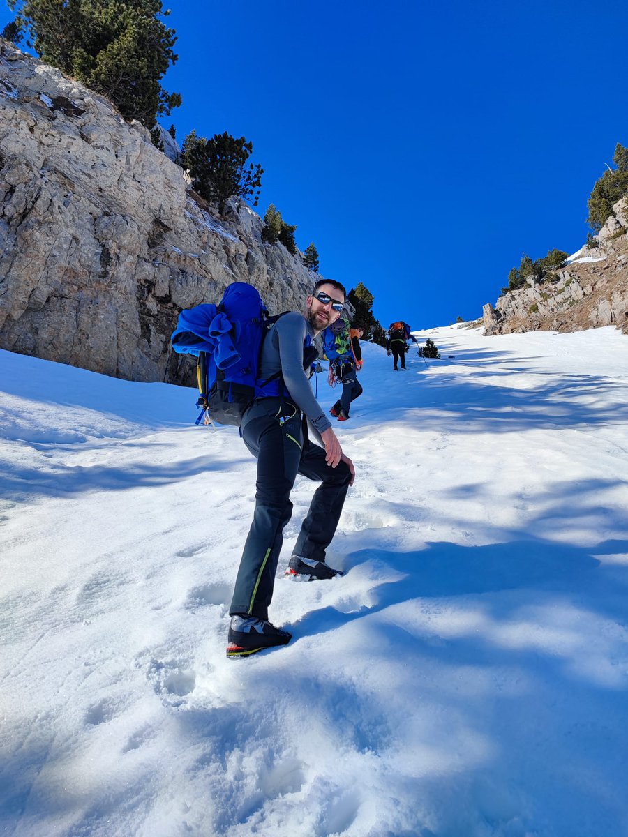 FEEC_cat's tweet photo. Coneixes el Repte d'Entitats? 🧗♀️🚵♀️🚶♀️⛰️
Un repte no competitiu però que segur que serveix per a fer equip.
Informa't, forma't, equipa't i participa...
➕ INFO ➡️https://t.co/akcLtLJBNI
#sentlamuntanya #sommuntanya #somexcursionisme https://t.co/RzNPWTD5u6