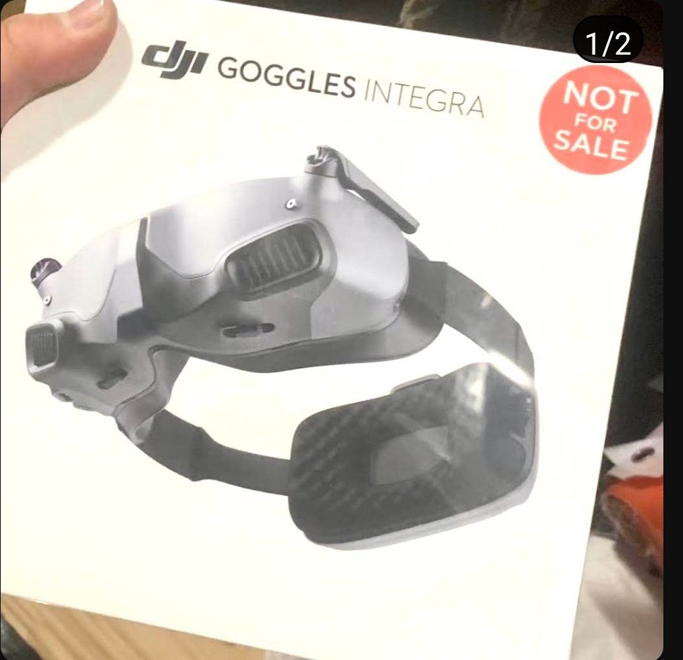 droneshakk's tweet photo. New products are coming from @DJIGlobal goggles integra and motion controller with more options via joystick #djigogglesintegra #djimotioncontroller2 #dji #djiglobal #djigoggles #djimotioncontroller #motioncontroller #gogglesintegra https://t.co/Fxn2ookF0E