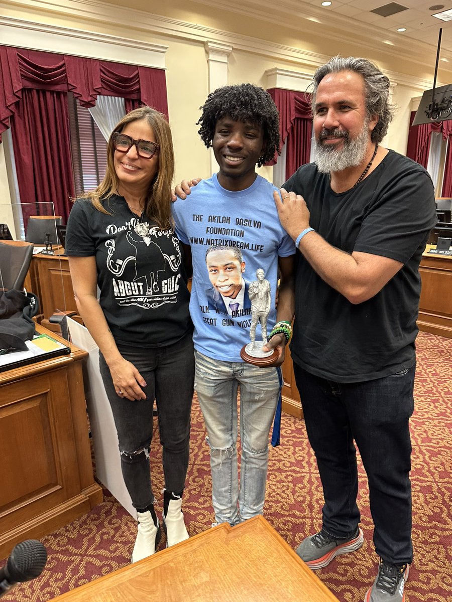 manueloliver00's tweet photo. Here is a picture of our friend Aldane who lost his brother Akilah Dasilva because of gun violence. Today he was attending school while three children were shot and killed. Let’s have another hearing to protect the gun industry @RepPatFallon @NRA and any other idiot that shows! GUN CONTROL NOW!