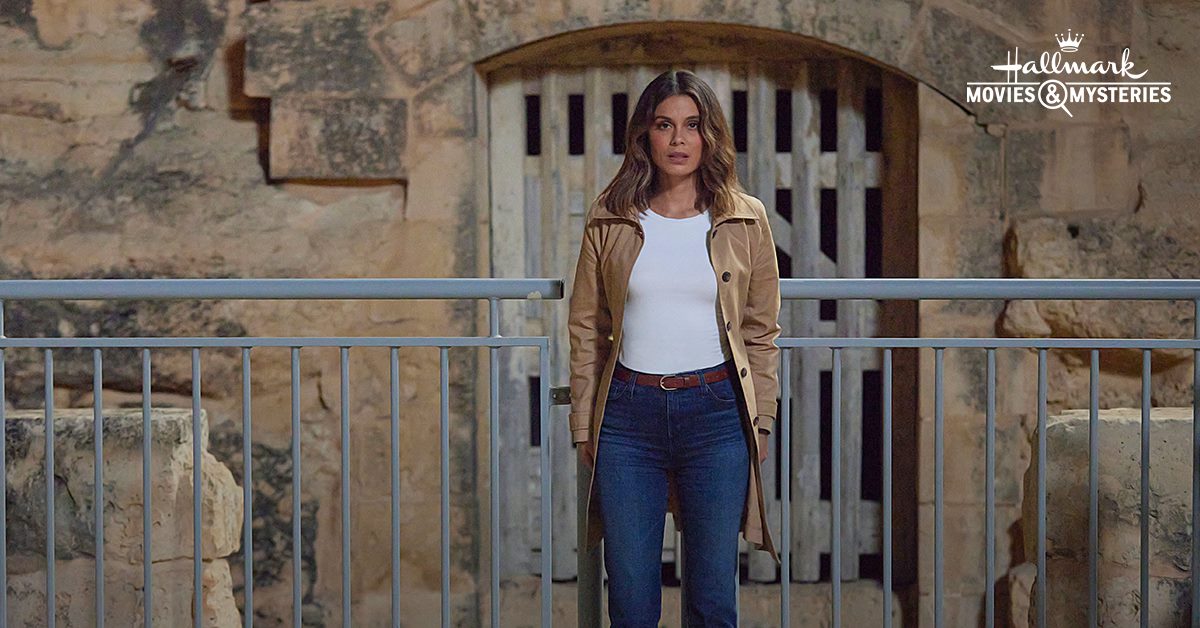 hallmarkmystery's tweet photo. After witnessing a murder at her hotel, a travel writer must find the killer before the killer finds her. Tune in to see @natkelley and @colindonnell in #ToCatchASpy tonight at 7/6c! https://t.co/RRTj1AdVPg