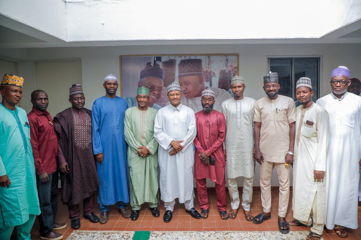 POLITICS WITHOUT BITTERNESS: THE KADUNA EXAMPLE 

My fellow contestants in the recently governorship election in Kaduna State paid me a congratulory visit on Sunday, 26th March, 2023 at the Mamman Lagos Campaign Office in Kaduna.