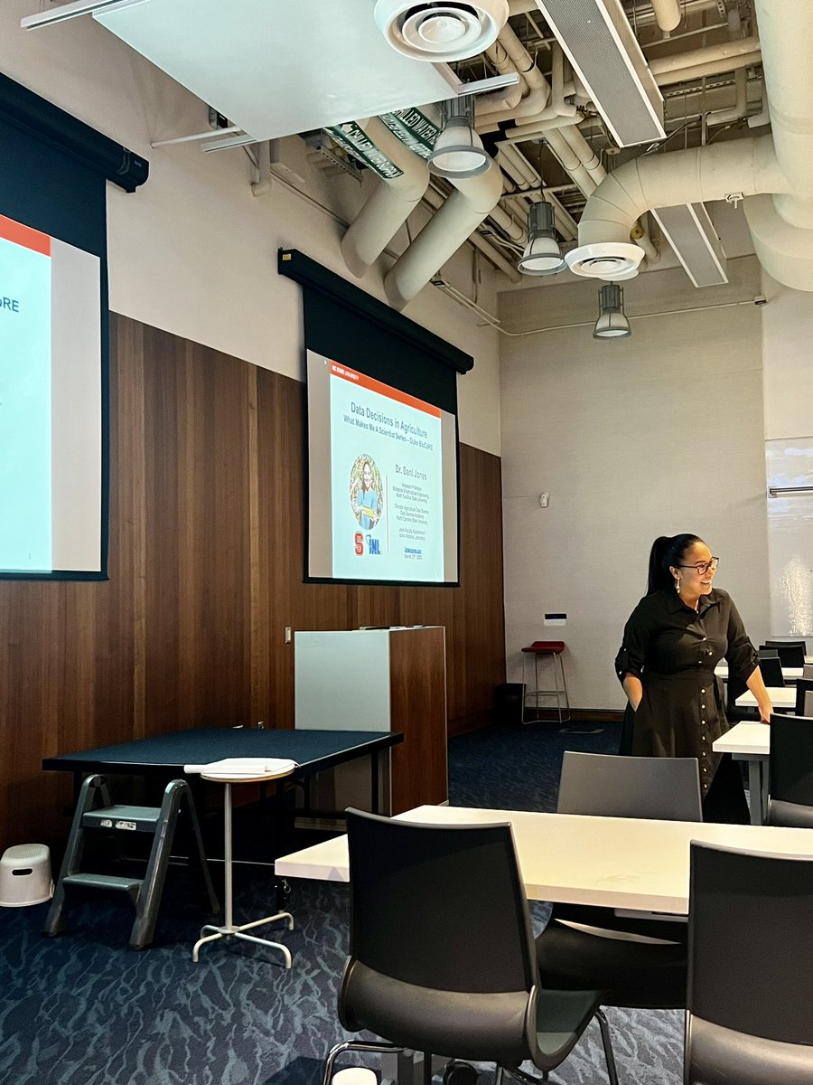 DukeBioCoRE's tweet photo. Wow! One of the most invigorating talks we’ve had this year! So much energy. We even got to do some physical activity. Thank you @drDaniJones! Come back anytime! #WMMS #WeAreDukeBioCoRE https://t.co/IIoZeRQv3y