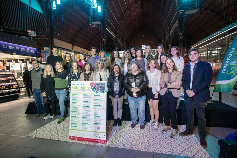 TGNAjuntament's tweet photo. SALUT | 🧘 Tarragona celebra el Mes de la Salut amb 40 activitats programades per la Xarxa Tarragona Saludable.

👉 eE tret de sortida és el dia 31 de març a les 10:45, amb una sessió dirigida de zumba oberta a la ciutadania a la plaça Corsini.

ℹ️ https://t.co/cbjIwvxDyj https://t.co/HueC9p7NIJ