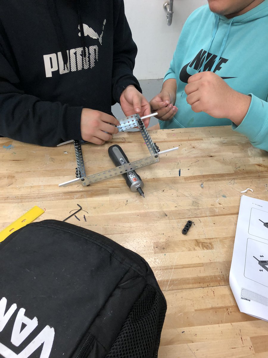APHS sophomore engineers just started building their first robot, a VEX RECBOT.  Students really excited to have some classroom contests and “battles”.  They’ll be programming in a few days and then the fun begins!!   @PrincipalONeill @APDirCI_ERuiz <a href="/Asbury_ParkSD/">Asbury Park Schools</a>
