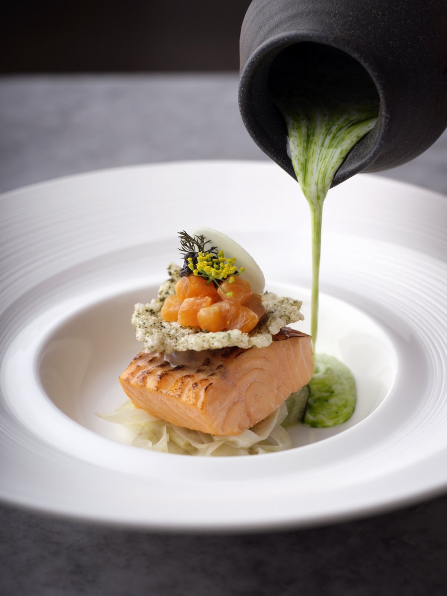 MichelinGuideUK's tweet photo. A longstanding member of the #Cambridge restaurant scene, One MICHELIN Star goes to @Restaurant22Cam for their detailed and poised cooking
#MICHELINGuideGBI #MICHELINStar23 https://t.co/ENars24UdE