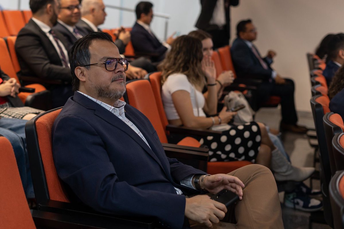 JulioCBonillaG's tweet image. Asistí al acto de apertura de la &quot;Tercera Reunión de Titulares de Órganos Internos de Control de Organismos Autónomos en materia de Transparencia&quot; en el @INAImexico, en la que también firmaron un #ConvenioDeColaboración.