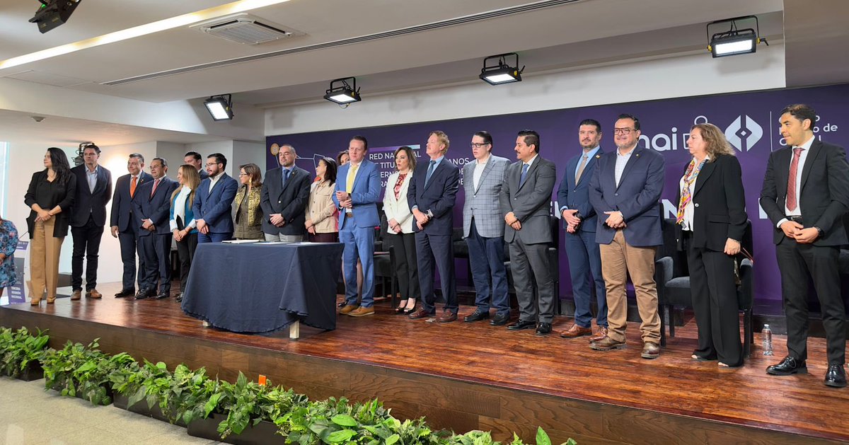JulioCBonillaG's tweet image. Asistí al acto de apertura de la &quot;Tercera Reunión de Titulares de Órganos Internos de Control de Organismos Autónomos en materia de Transparencia&quot; en el @INAImexico, en la que también firmaron un #ConvenioDeColaboración.