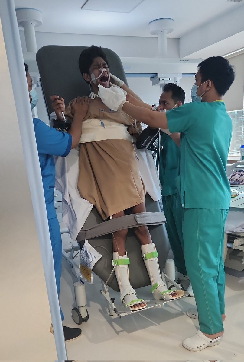 Mereka sedang mengemis simpati publik untuk memperingan vonisnya kelak. 

Dan kamu adalah anakku yang membanggakan, yang tak pernah lelah berjuang. Kutunggu walau selama apapun, kami terus disini untukmu. We love you kiddo ✊🏻