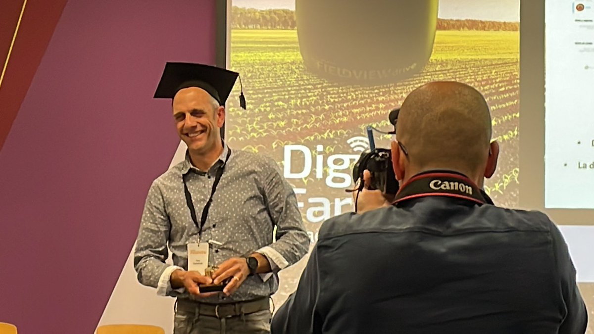 DEKALB_ES's tweet photo. 🎓🏆 #DigitalFarmingAcademy también premia a los distribuidores con el premio Golden Drive por los mejores casos de éxito con #Fieldview ¡Enhorabuena a todos los ganadores!
Esperamos que sirvan de inspiración para próximos participantes del curso 😉 https://t.co/C35I7GTKJn