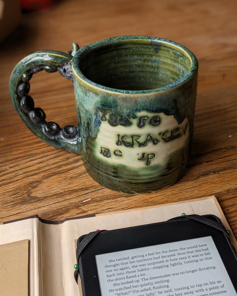 crashpixiepot's tweet image. New giant mug for my partner who's DMing for the first time. He loves puns.
#dnd #pun #mugshotmonday