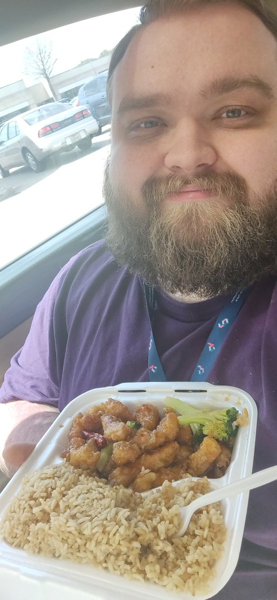 AtroxInvictus's tweet image. Found a cheap place near work for some lunch called master wok. Great orange chicken 😁