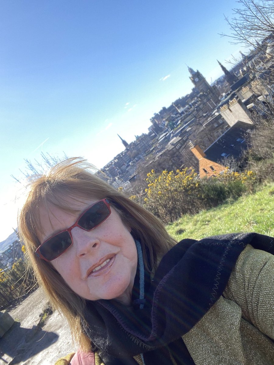 debbiezima's tweet photo. Blue skies in Edinburgh 🏴󠁧󠁢󠁳󠁣󠁴󠁿 today. Great ⁦@intandemScot⁩ afternoon meeting new ⁦@scotgov⁩ team at St. Andrew’s House  #mentoring #keepthepromise https://t.co/1LT4CqOSWg