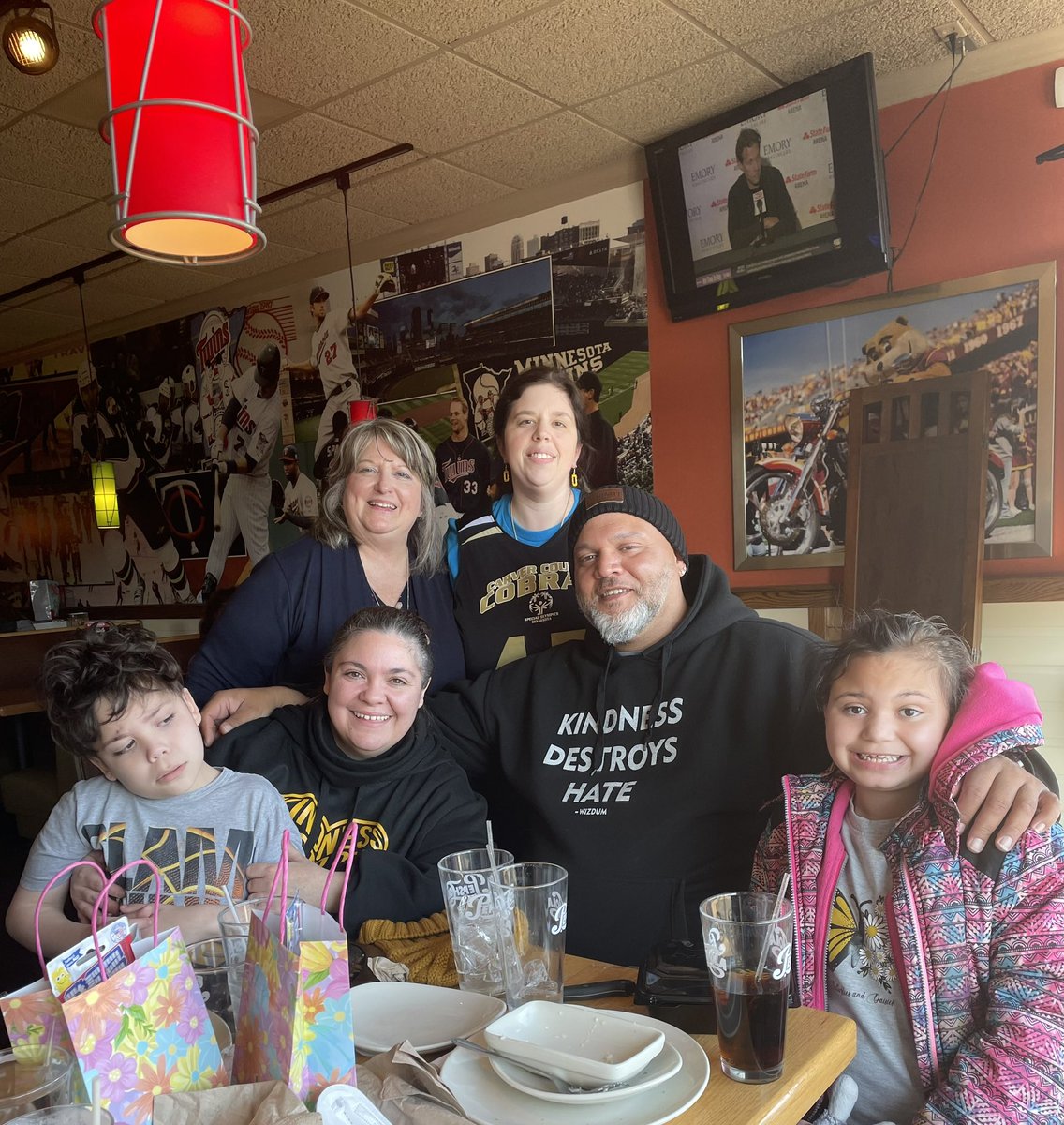OrganicAcidemia's tweet photo. OAA shares updated information on potential new treatments and clinical trials to our families.  It’s an added bonus when a family comes to my town for the clinical trial!  Meet up times to connect is what it’s all about!  #methylmalonicacidemia #propionicacidemia  #clinicaltrial https://t.co/EhSq5Nc8xd
