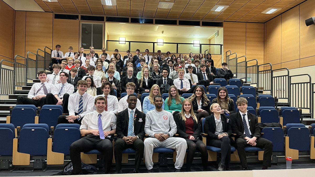 Refreshsport's tweet photo. Refresh client @APH_Inspired recently spoke to students at @KimboltonSchool as part of his #APHRoadshow.

Great work, Alistair! 👏 https://t.co/V2Jg8uFcPQ