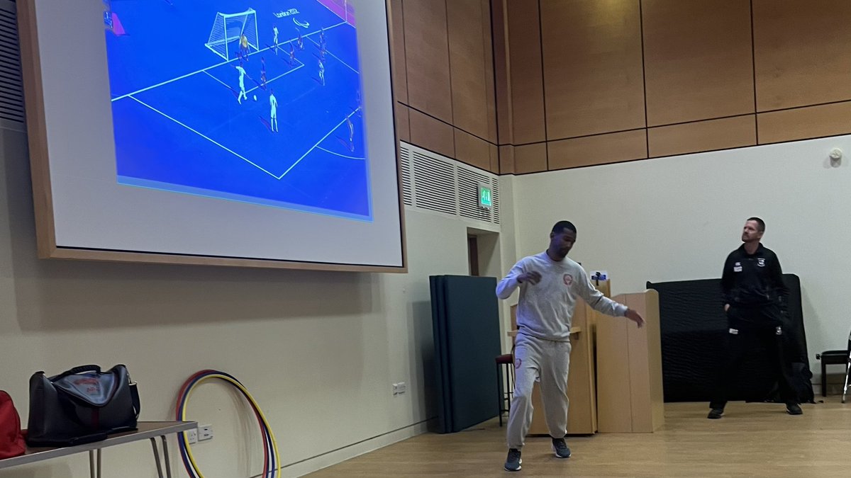 Refreshsport's tweet photo. Refresh client @APH_Inspired recently spoke to students at @KimboltonSchool as part of his #APHRoadshow.

Great work, Alistair! 👏 https://t.co/V2Jg8uFcPQ