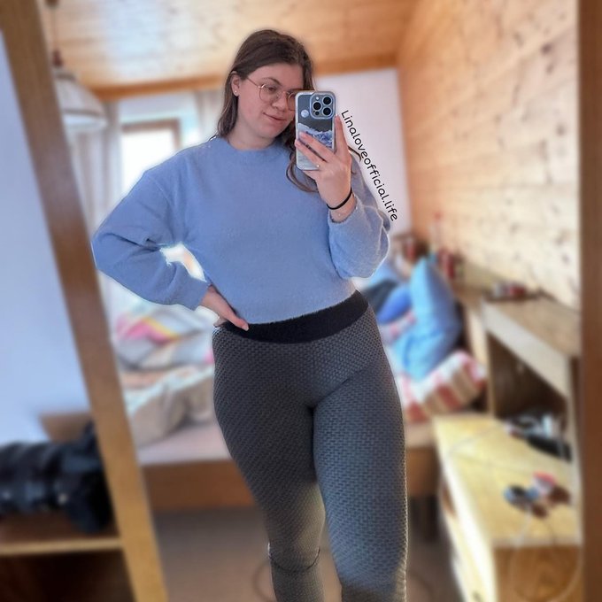 Zu fr&uuml;h, zu m&uuml;de und erst Dienstag !! 🤔😜 https://t.co/QhmqP562Nv