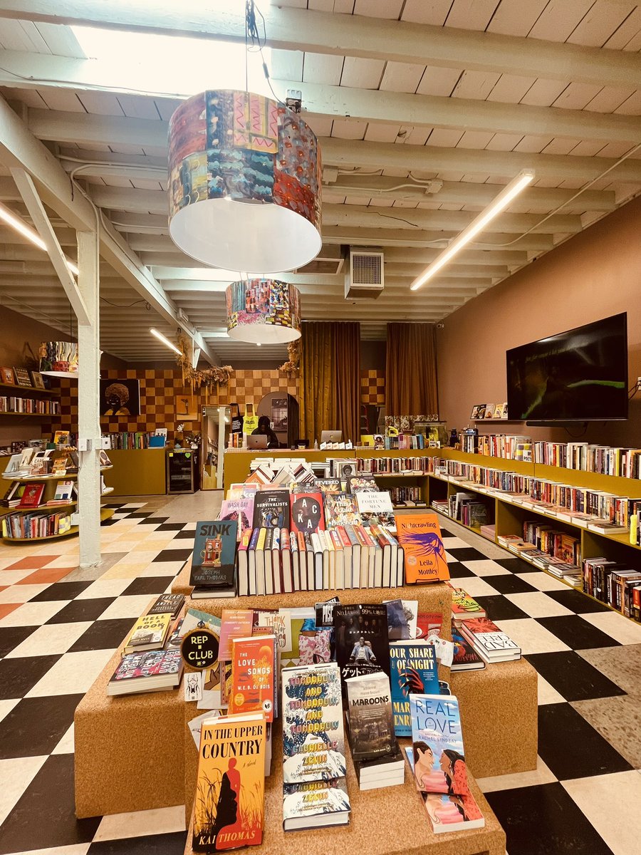 gabriellemcbay's tweet photo. fell in love with the grooviest bookstore I’ve ever been in…owned by a black woman of course. Reparations Club in LA. https://t.co/Iow2zeEKqY