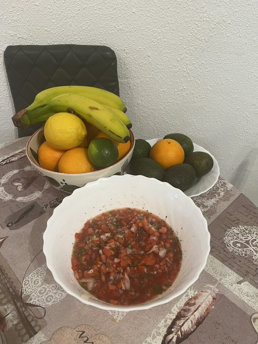Mi pico de gallo ?? https://t.co/yjVSe6nfCW
