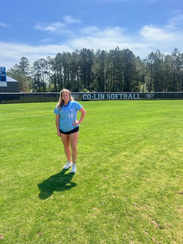 WesttMaddiee's tweet photo. Thank you @CoLinSoftball for having me out today! I had a great time touring the campus and seeing an old friend 😁
@laneywags @CoachMeleah @coachbeall07 @MandiBaldufnsr @SoCalMarSchulz @Dtown_Softball_ https://t.co/MJixIYWBjL