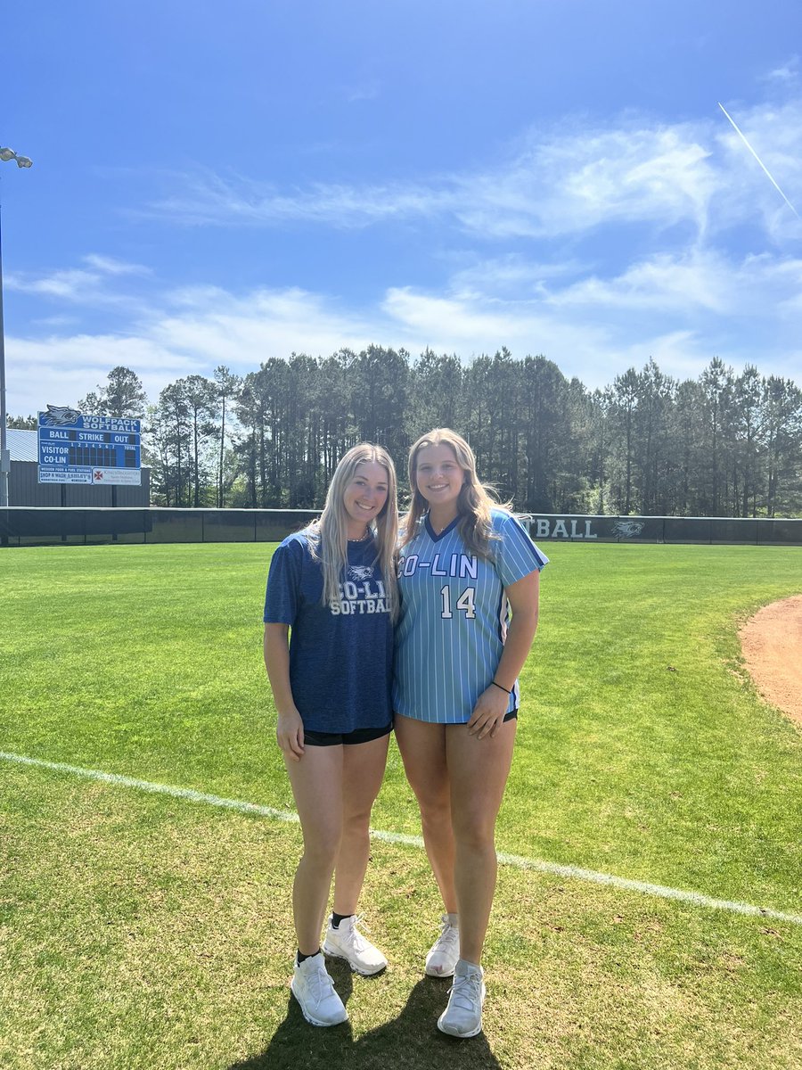 Thank you <a href="/CoLinSoftball/">Co-Lin Softball</a> for having me out today! I had a great time touring the campus and seeing an old friend 😁
<a href="/laneywags/">Laney Waguespack</a> <a href="/CoachMeleah/">Meleah Howard</a> <a href="/coachbeall07/">Amber Adcock Beall</a> <a href="/MandiBaldufnsr/">Mandi Balduf</a> <a href="/SoCalMarSchulz/">So Cal Athletics Marinakis/Schulz 2024 Premier</a> <a href="/Dtown_Softball_/">Dutchtown Lady Griffins Softball</a>