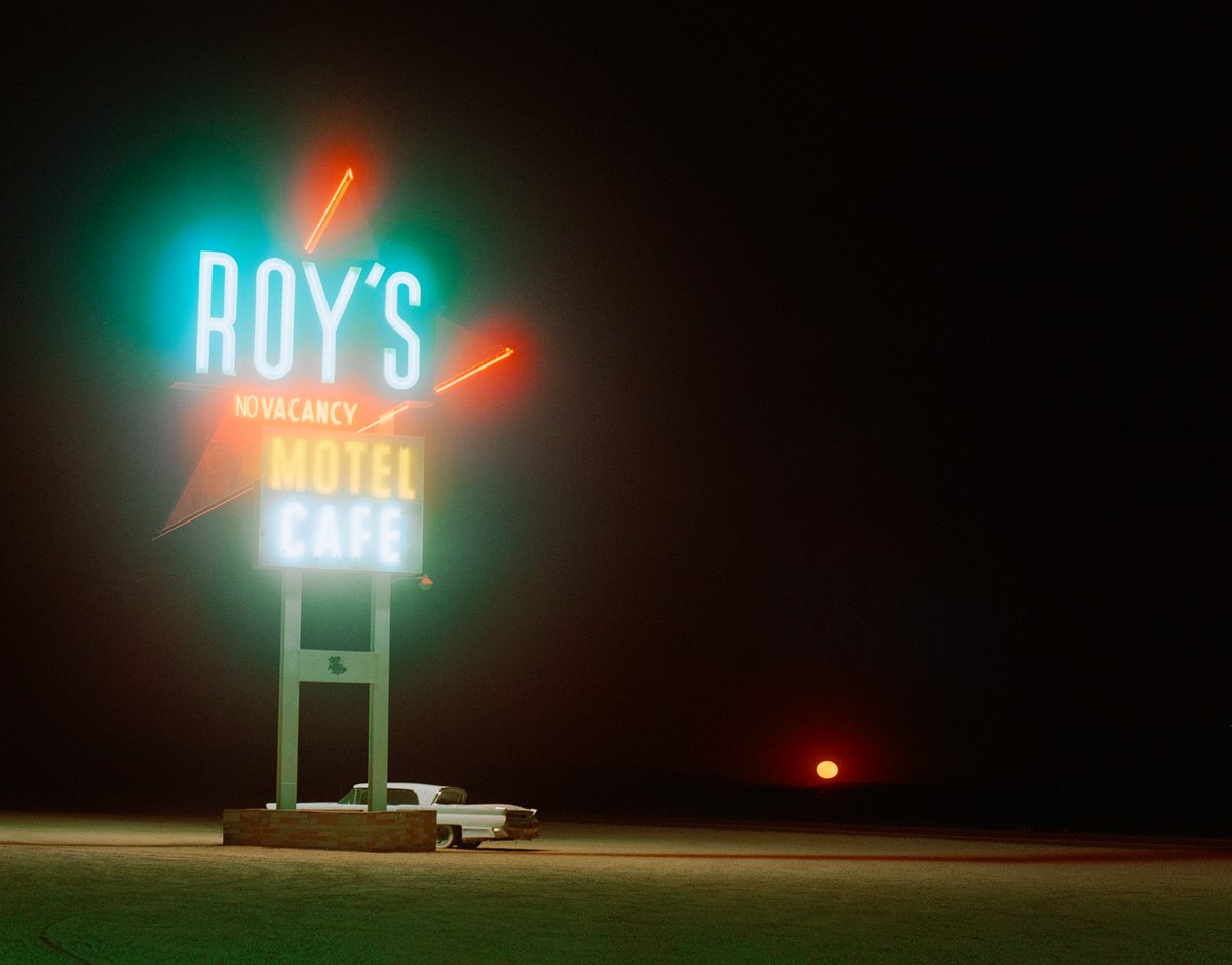 takeuchifilm's tweet image. Neon Nights On Medium Format Film