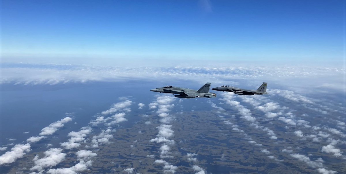 RCAFOperations's tweet photo. .@RCAF_ARC crews deployed on #ExCOUGARSOUTH have been training with 🇺🇸 partners from the Louisiana Air National Guard as they exercise the full spectrum of tactical employment and interoperability of our CF18 Hornets. @NASJRBNOLA #RCAF #CF18 https://t.co/tNOjpn8frC