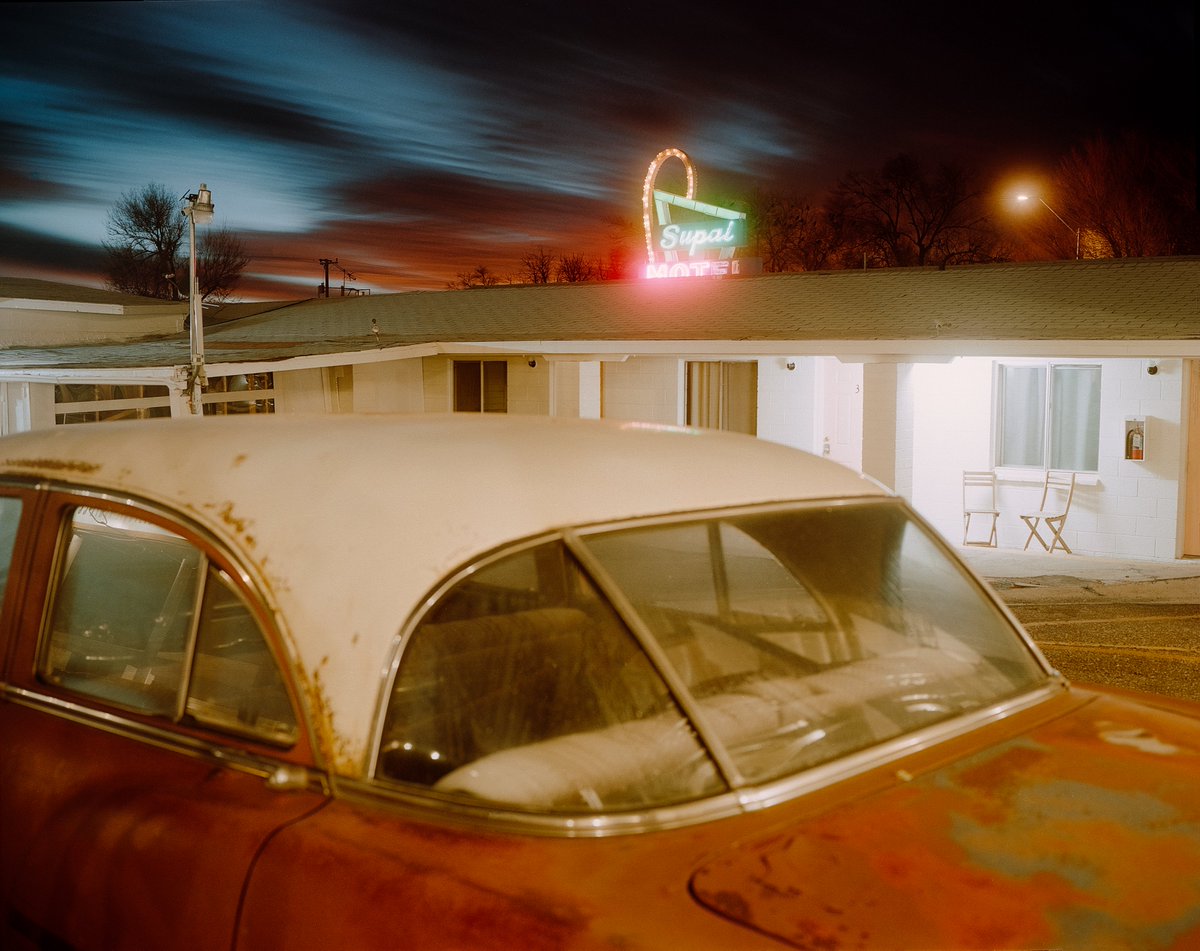 takeuchifilm's tweet image. Neon Nights On Medium Format Film
