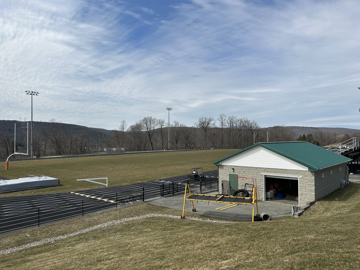 DrFineDover's tweet photo. Spring Sports in Dover!! Beautiful day!!! #dragons #looksamazing #letsgo #studentathlete @ms_ekrieger @cquaranto @doveratletics https://t.co/o1BZyqwMIY