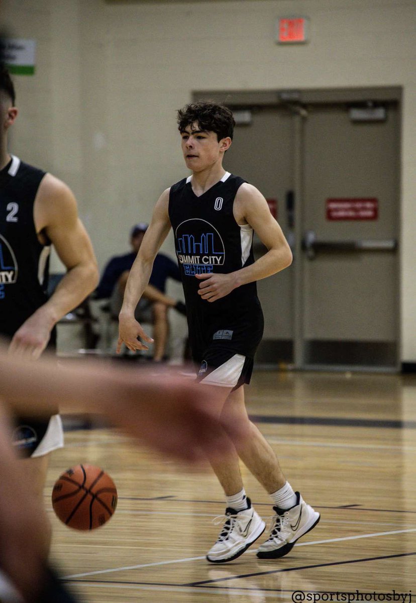 EliteSummit's tweet photo. 2024-Black Profile #7
5’9 Wabash G 
GPA: 3.4
@daughtry_trevor 
Trevor is a quick, tough guard that can score &amp; be a playmaker. He ran the show for a 17-7 Wabash squad, averaging 15pts, 5ast, and 2stls. He was an All-Conference &amp; All-County Selection. Excited to have Trevor back! https://t.co/kp0orDSwzV