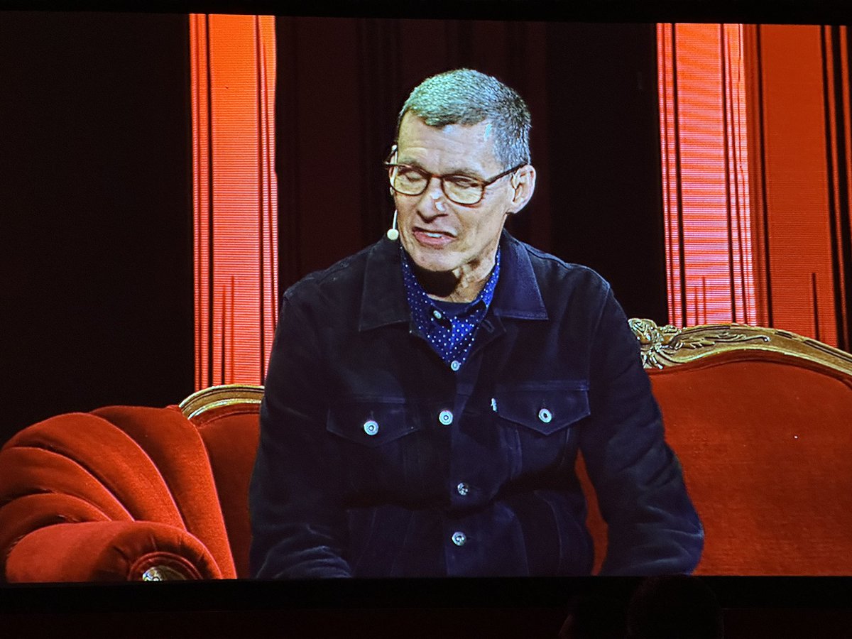 retailgeek's tweet photo. Chip Bergh of @LEVIS #shoptalk consumer is changing where they buy denim. DTC used to be 20% of Levi’s sales, today it’s 40% of a much bigger business. #shoptalk #publiciscommerce https://t.co/lFVVdwIqLn