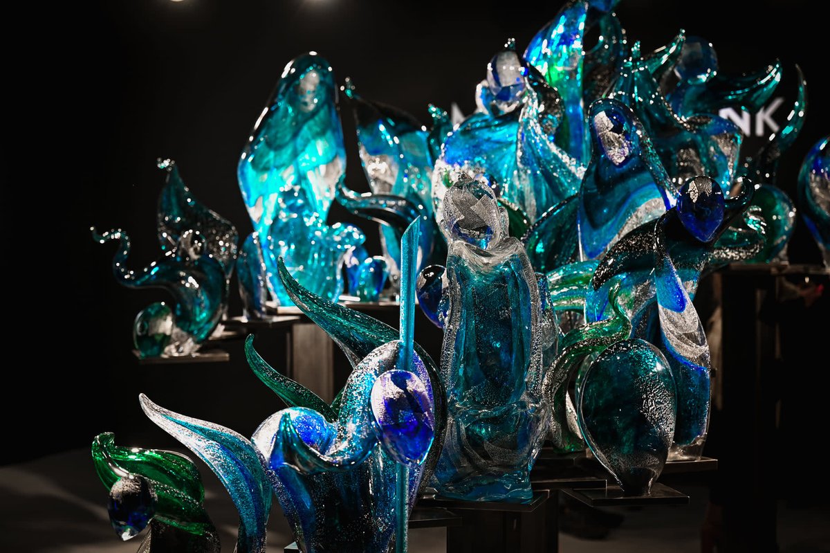 With a focus on showcasing the beauty and versatility of glass art, the @ImagineMuseum proudly exhibits the evolution of the craft. Browse all of the colorful and immersive displays - just a 25 minute drive away. 🎨

📸: @ImagineMuseum