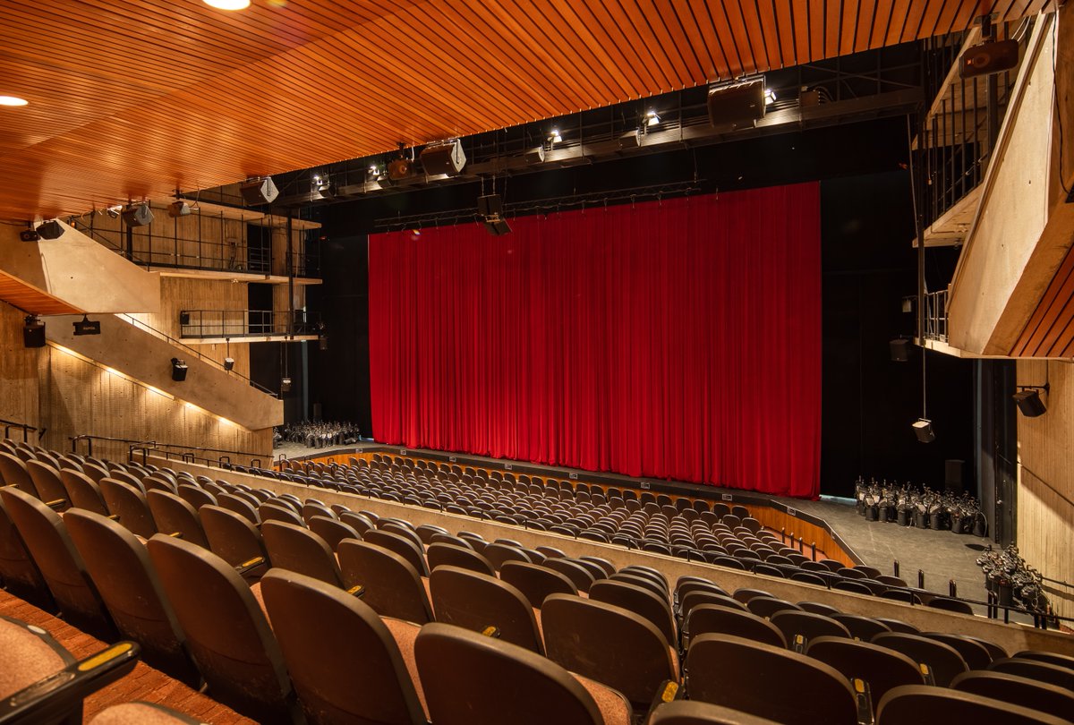 ParksCanada's tweet photo. For #WorldTheatreDay, discover the Royal Manitoba Theatre Centre #NationalHistoricSite🎭. The architecture of its auditorium creates an intimate atmosphere, building a stronger relationship between audience and actor. 👏 Learn more: https://t.co/jZXUBAYcZY @MTCwinnipeg https://t.co/oYc6r9BkjQ